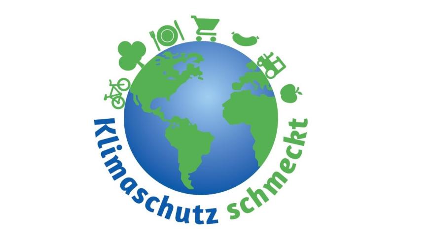 Logo: Eine Erde und um die Erde steht: Klimaschutz schmeckt